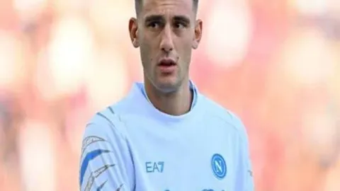 因踝疾缠身，朗尼克遗憾告别阿森纳与拜仁巅峰对决解说席！